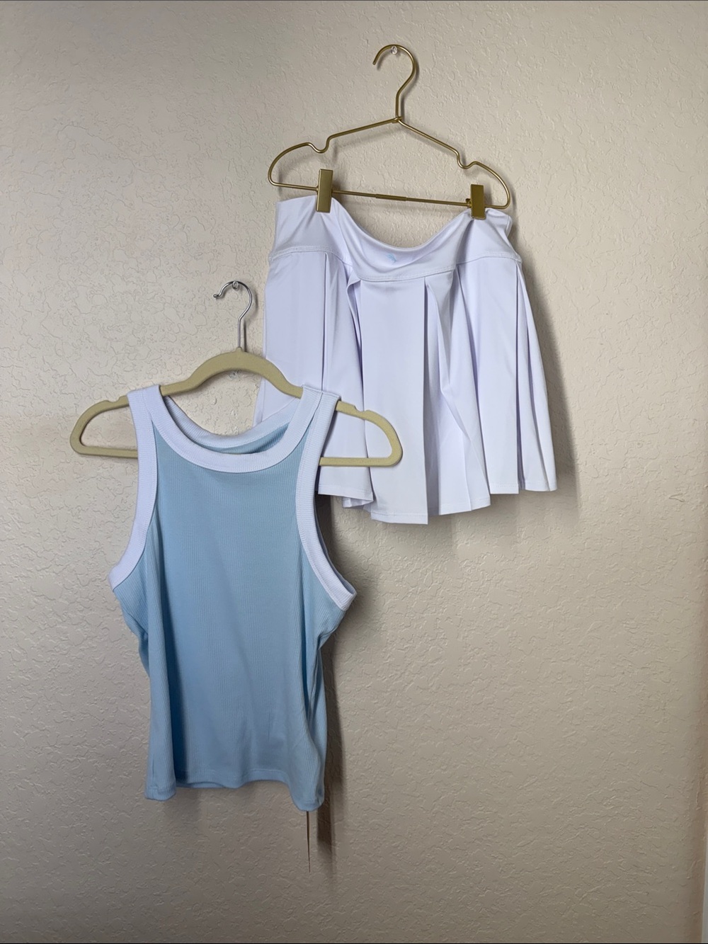 Women’s Tommy Bahama Activewear Skort and Tank Size Set NWT